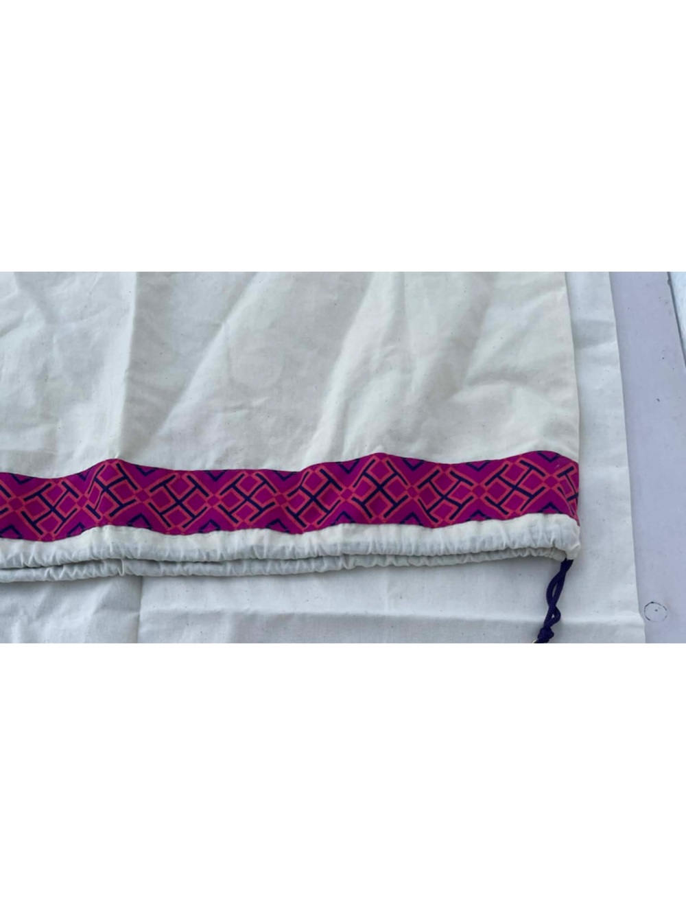 Tory Burch Cream Drawstring dust Bag with Pink & Blue Trim - Picture 4 of 4